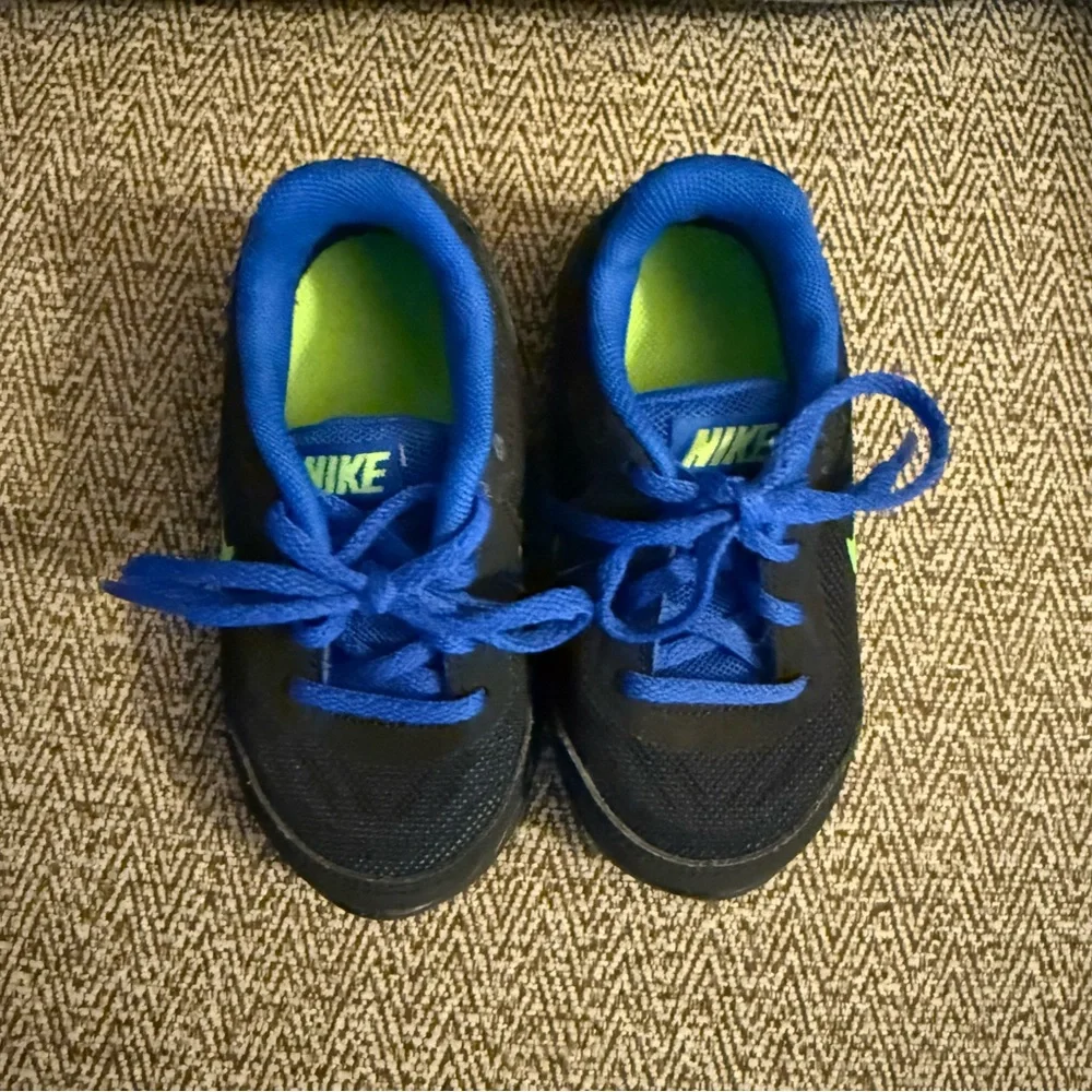 NIKE Black Royal Blue Lime Green Sneakers‎ Baby Toddler Size 6